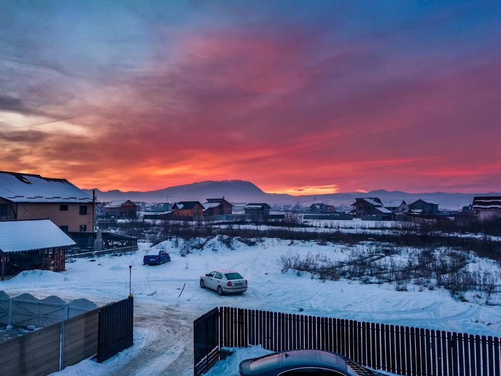 Rosenville Rîşnov Exteriör bild