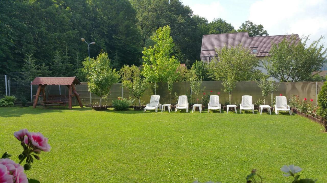 Rosenville Rîşnov Exteriör bild