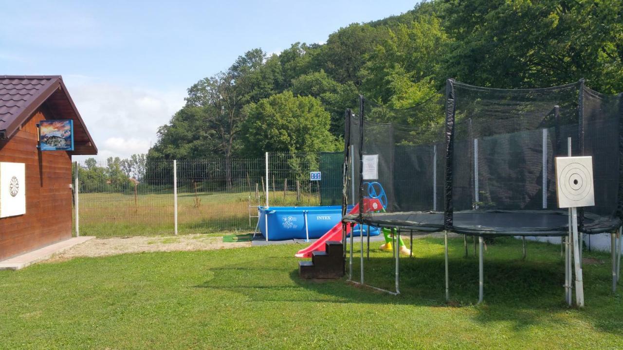 Rosenville Rîşnov Exteriör bild