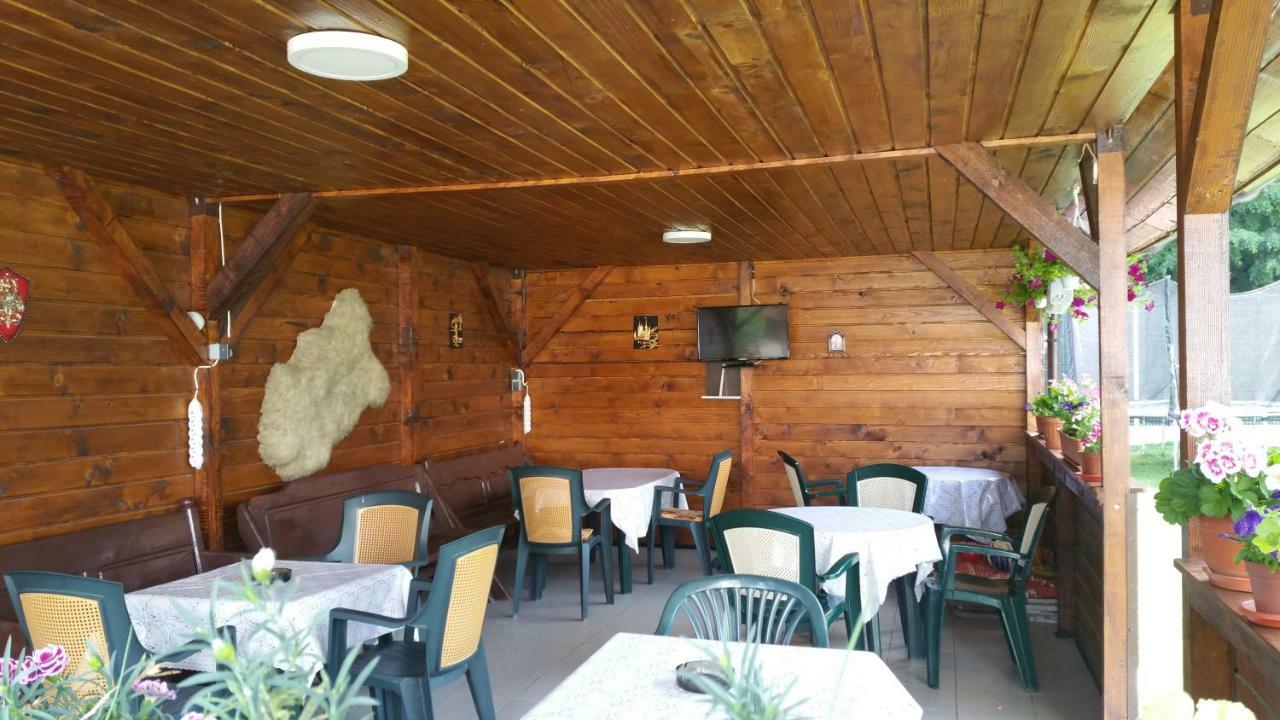 Rosenville Rîşnov Exteriör bild