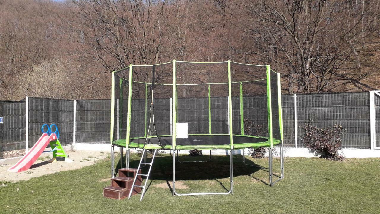 Rosenville Rîşnov Exteriör bild