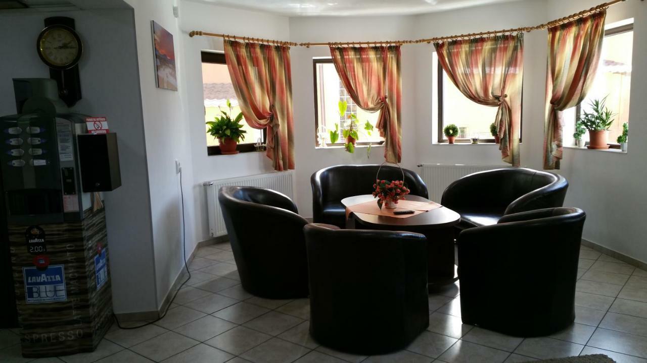 Rosenville Rîşnov Exteriör bild