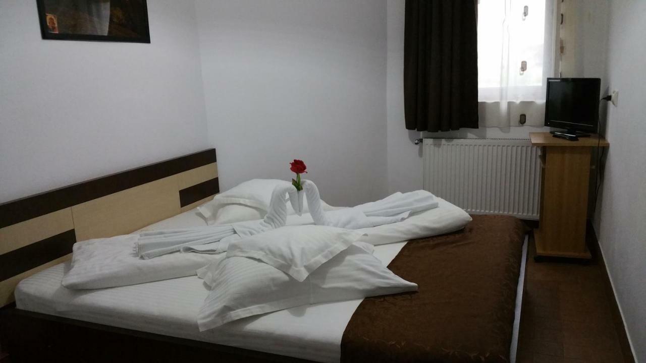 Rosenville Rîşnov Exteriör bild