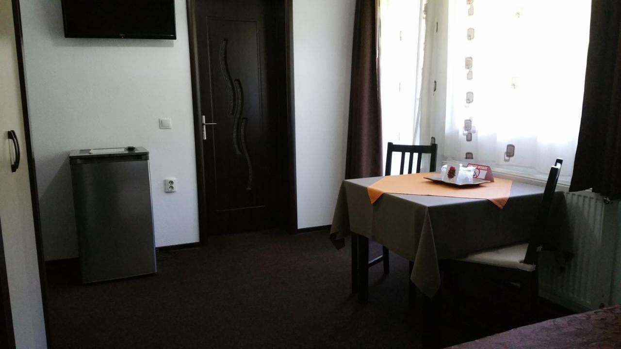 Rosenville Rîşnov Exteriör bild