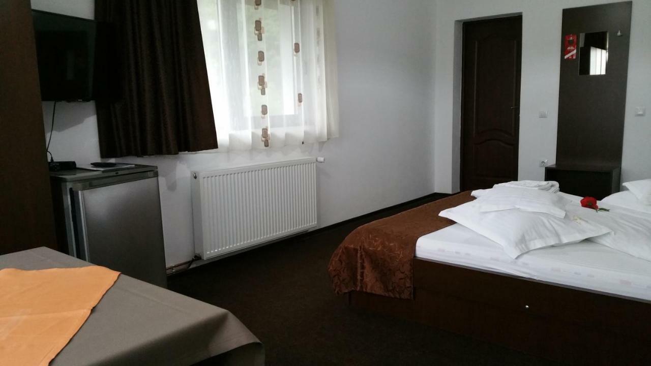 Rosenville Rîşnov Exteriör bild