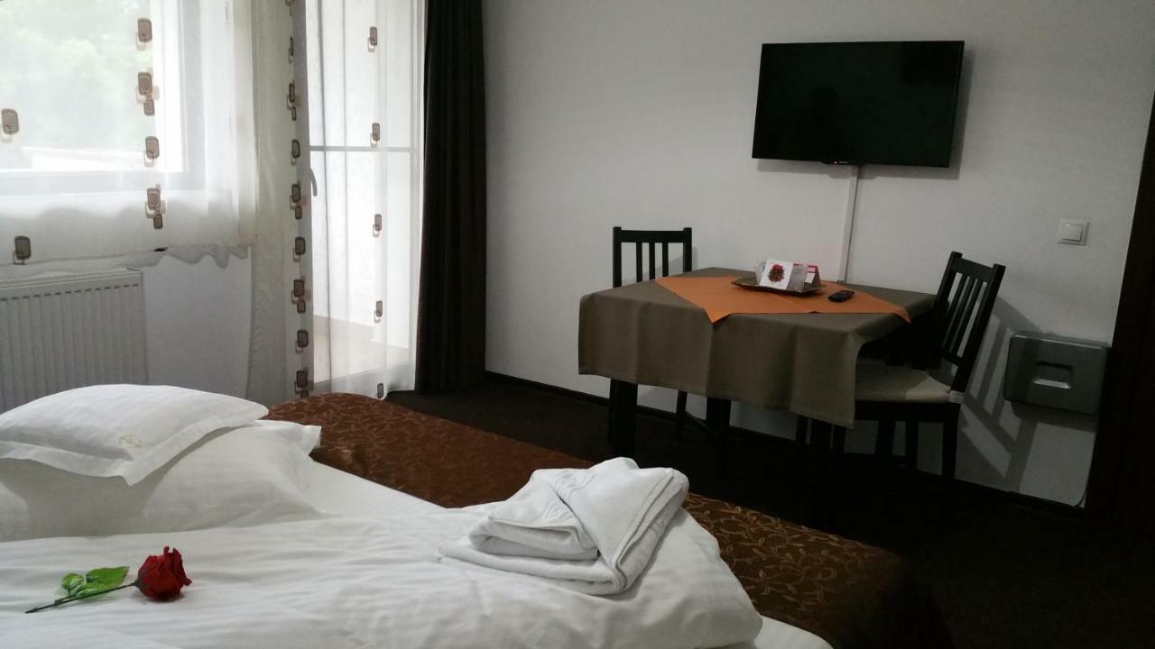Rosenville Rîşnov Exteriör bild